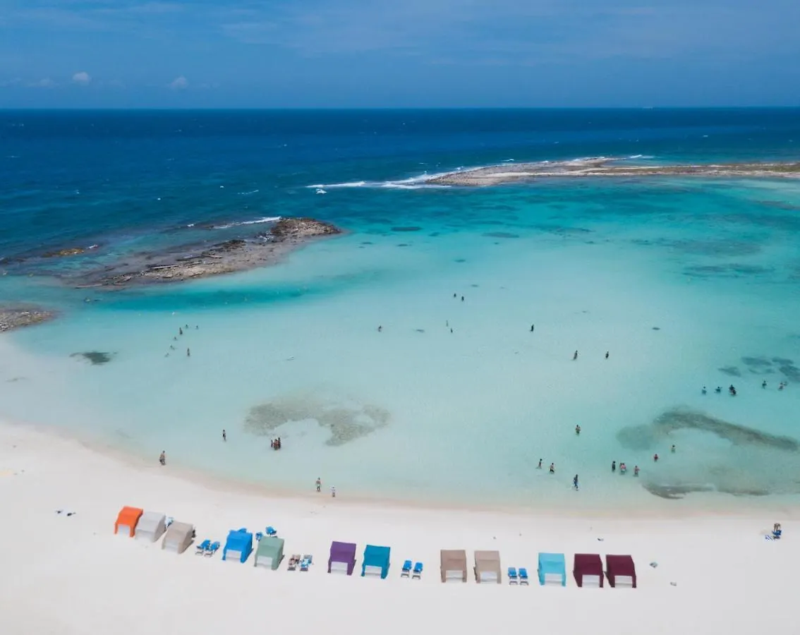 Magnificent 2 Bedroom Corner Condo With The View Oranjestad Apartment