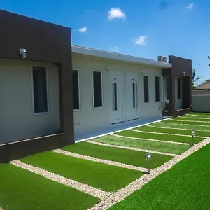 Pavia's Centerpoint Oasis Apartamento