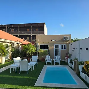 The Jazmine's A Oranjestad